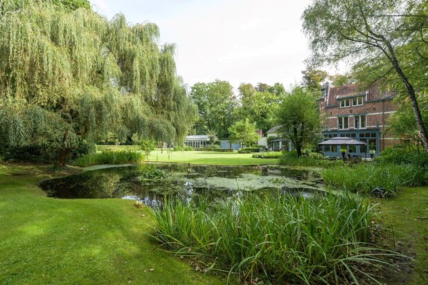 Majestueuze historische villa uit 1758 met parktuin op 9.053 m² 