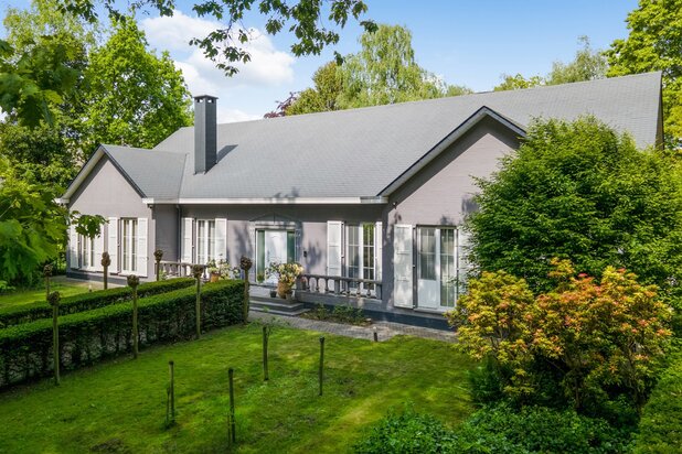 Top gelegen villa met binnenzwembad!