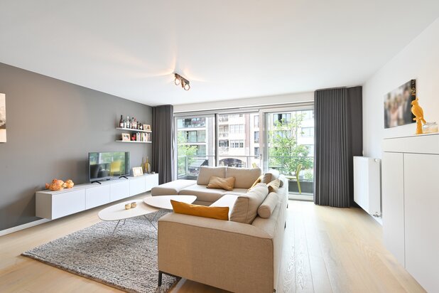 Super aangenaam appartement in recente residentie met brede gevel 