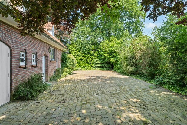 Charming house to renovate in Sint-Denijs-Westrem (1 plot)