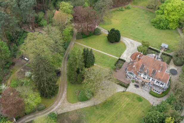 Prachtig landhuis met een schitterende parktuin op een perceel van ca. 15.213 m² te Balen