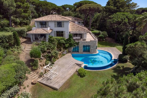 Stunning Villa for Sale in Les Parcs de Saint-Tropez