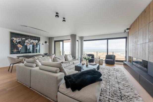 Luxurious apartment with frontal sea view in Knokke-Heist