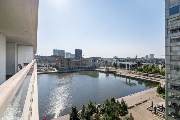 Uniek appartement met panoramisch uitzicht over het Eilandje, de Schelde en de Stad