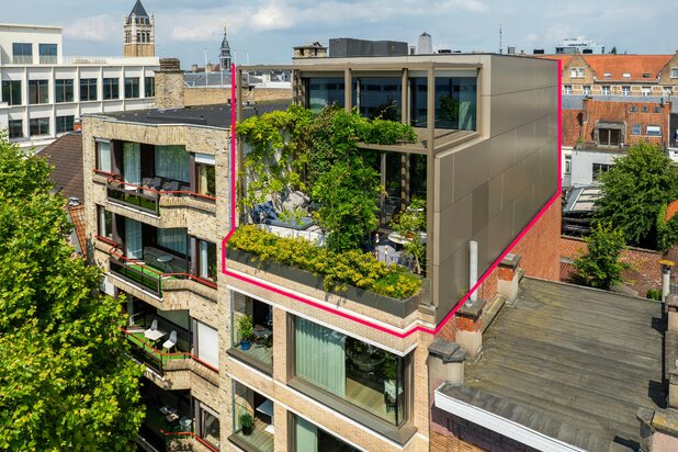 Penthouse exclusif avec terrasse sur le toit et garage à Roeselare