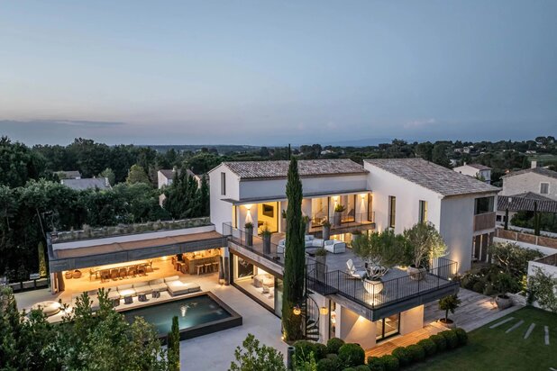 Exceptional Property in Saint-Rémy-de-Provence Located just 700 meters from the center of Saint-Rémy-de-Provence