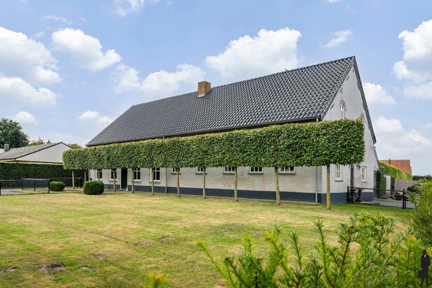 Gerenoveerde hoeve op 3.157m² geschikt voor dubbele bewoning