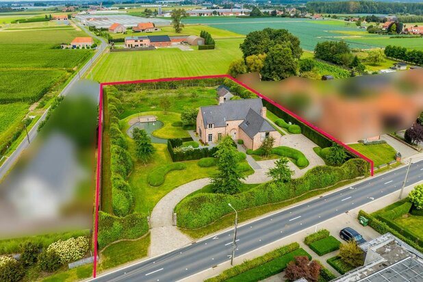 Villa exceptionnelle avec beau jardin à vendre à Passchendaele