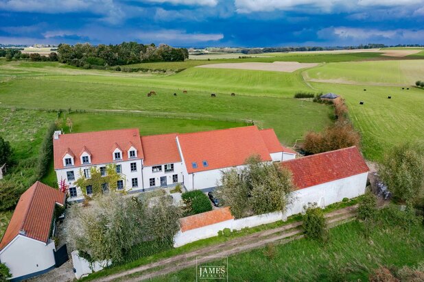 Plancenoit: 3.5-hectare property with building land 