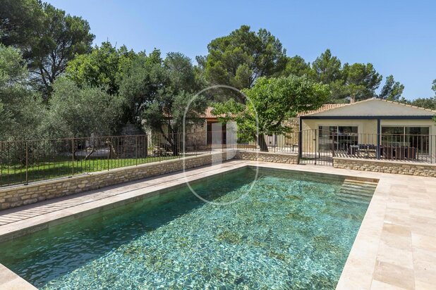 Charming modern villa for sale in L'Isle-sur-la-Sorgue