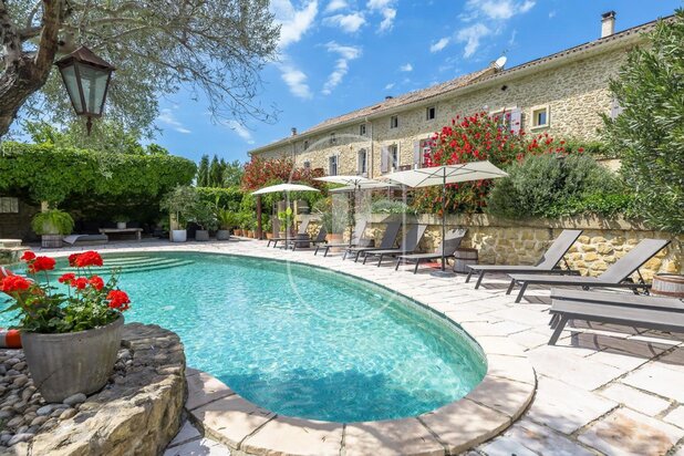 19th century farmhouse with  pool and tree-filled garden for sale near Avignon