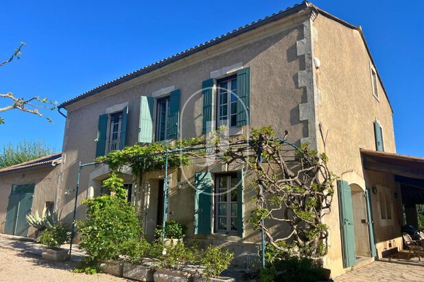 House for sale between Avignon and Saint-Rémy-de-Provence