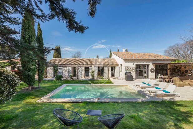 Gerenoveerde mas te koop in Saint-Rémy-de-Provence, alles gelijkvloers