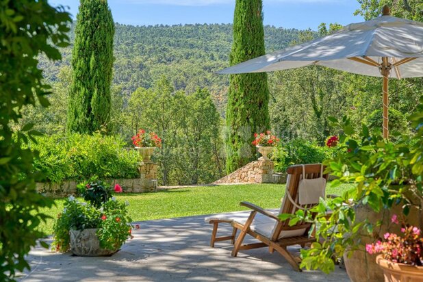 Superb bastide for sale in Inland Var