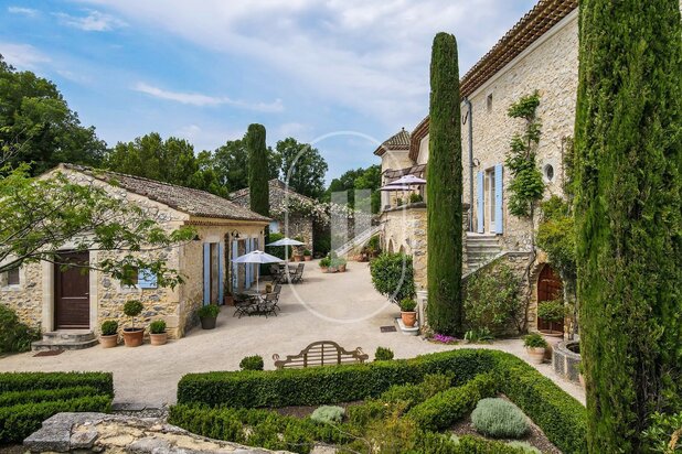 Charmant landhuis uit de 17e eeuw te koop in de Ardèche