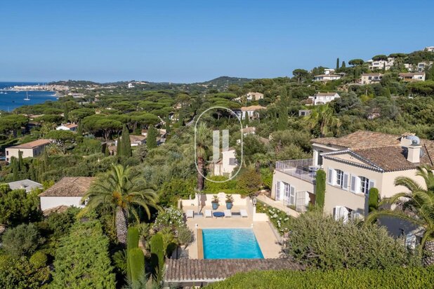 EXCLUSIVITY - Magnificient Provençal villa with panoramic sea views just a stone's throw from Saint-Tropez