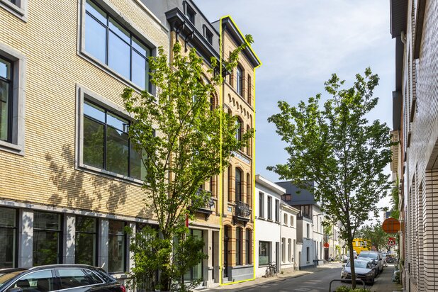 MAISON DE LUXE PRÊTE AVEC JARDIN URBAIN ET TERRASSE, LABEL A