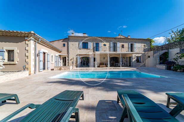 Magnificent nineteenth-century house with grounds and pool for sale in Uzès town centre