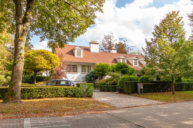 Uitstekend gelegen villa nabij het centrum van Schilde