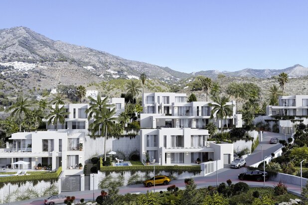 Villa met lift in Klein complex, Mijas