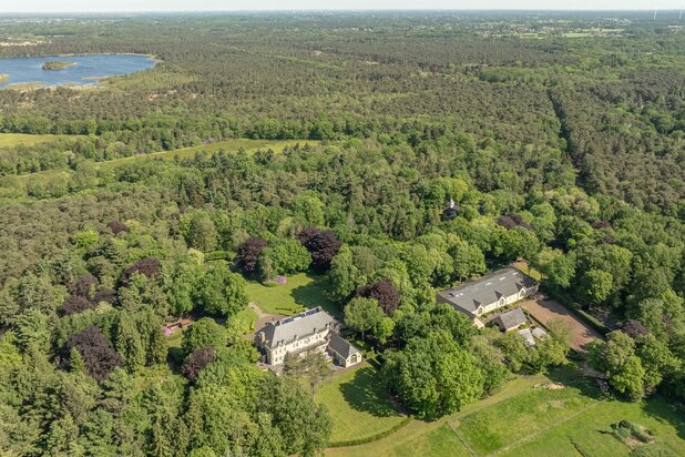 Exclusief landgoed “De Markgraaf” met polyvalent bijgebouw 