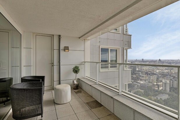 Exclusive apartment on the 38th floor of Upsite Tower