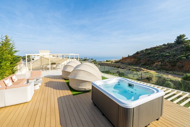 Warm penthouse met panoramisch uitzicht op zee