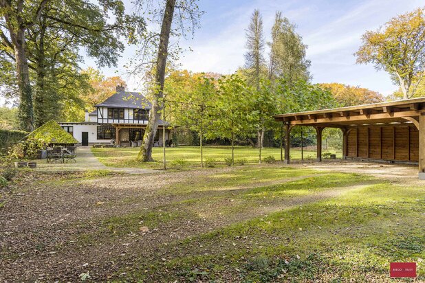 Sfeervolle Engelse cottage villa op ruim perceel