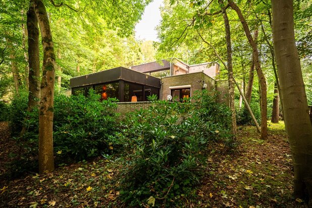 Architecturale villa discreet gelegen in Deurle