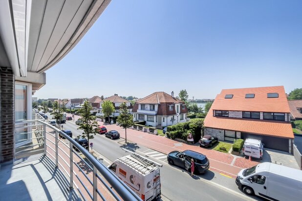 Zonnig appartement met zuid-west oriëntatie en uitzicht op het Zegemeer.