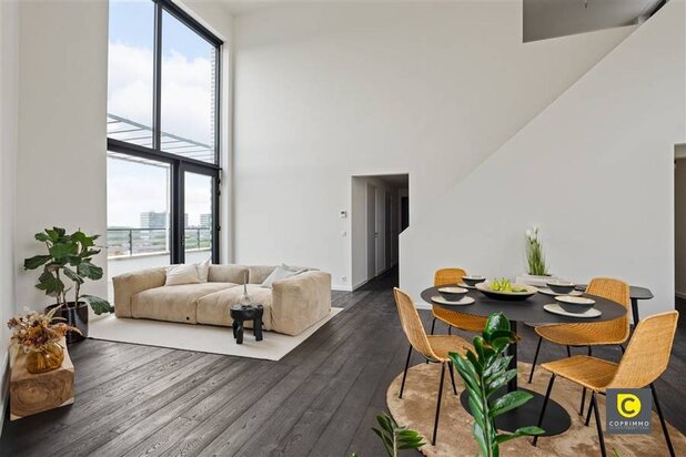 Prachtig duplex-penthouse met huislift en zicht op Antwerpse skyline!