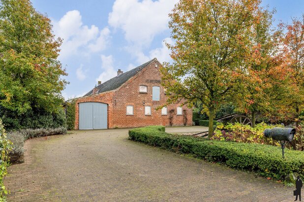 Gerenoveerde hoeve met 4 slpk, 2badk., garage en zolder