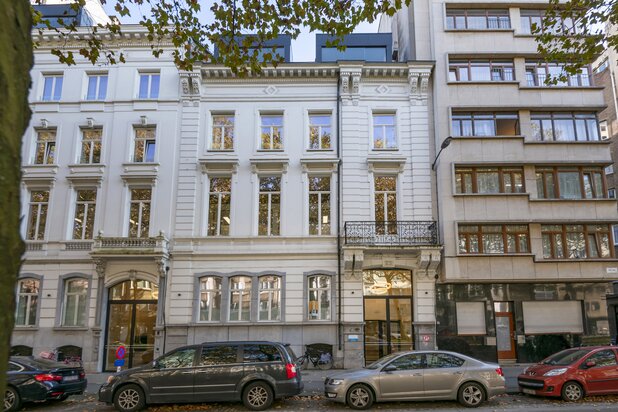 Modern duplex apartment with large terrace on Belgiëlei