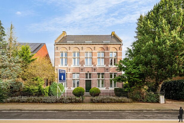 Historisch herenhuis pal in het centrum van Essen!