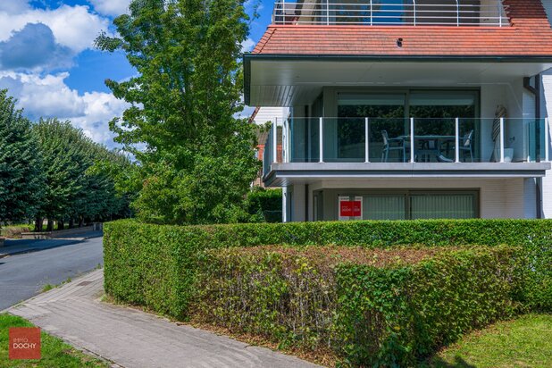 Residentieel en rustig gelegen gelijkvloers appartement of praktijk met private tuin en zonneterras