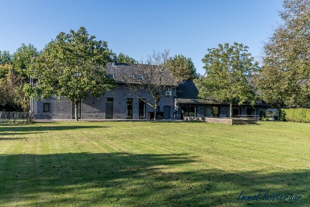 Uitzonderlijk gerenoveerd landhuis op een perceel van 3,9 ha te Geel