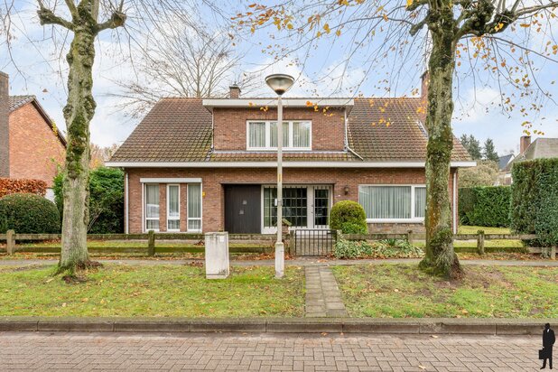 Zeer goed onderhouden woning te Ekeren-Donk!