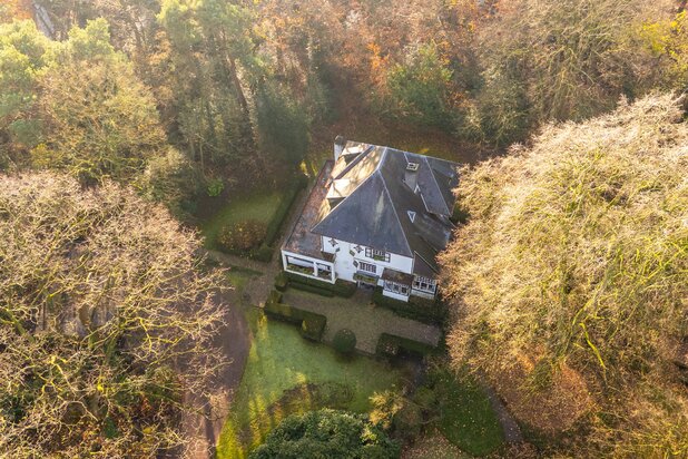 Uiterst charmante villa op een rustige en groene locatie met volledige privacy!