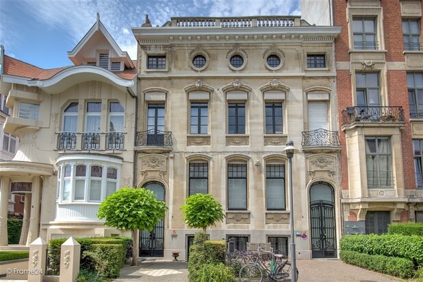 Van Putlei ∣ Superb townhouse with lots of potential