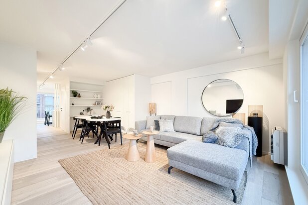 Stijlvol gerenoveerd duplex-appartement met 2 zonneterrassen