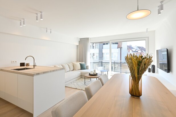 Prachtig 3 slaapkamer appartement gelegen op enkele stappen van het Rubensplein en de zee en het strand.