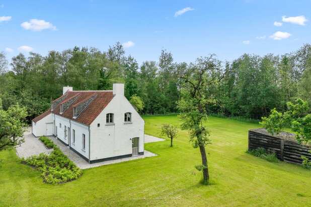 Exclusieve gerenoveerde hoeve te PUTTE op 3.258 m2