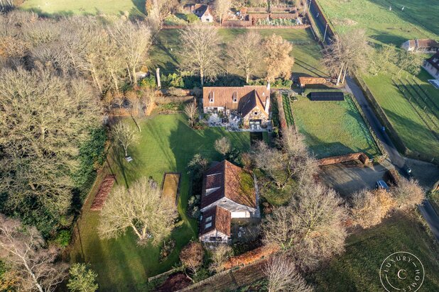 Prachtige charmavilla met bijgebouw te Beernem