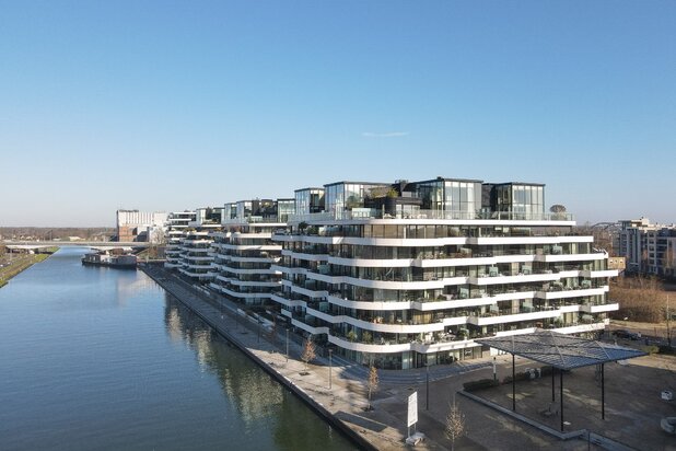 Luxe 3 slaapkamer-appartement van +-200m2 met een terras van 30m2 op TOP-locatie Quartier Blue te Hasselt.