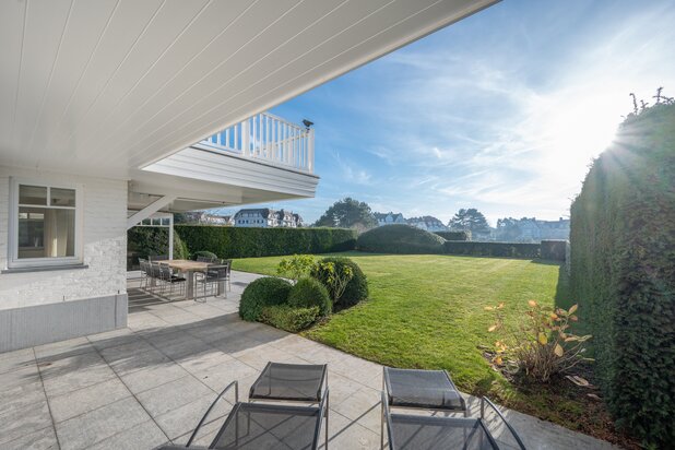 Exceptional garden apartment with stunning view of the Approach Golf