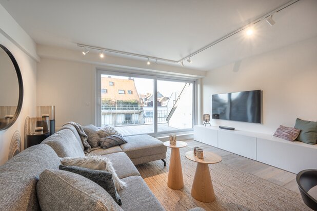 Gerenoveerd duplex appartement met 3 slaapkamers