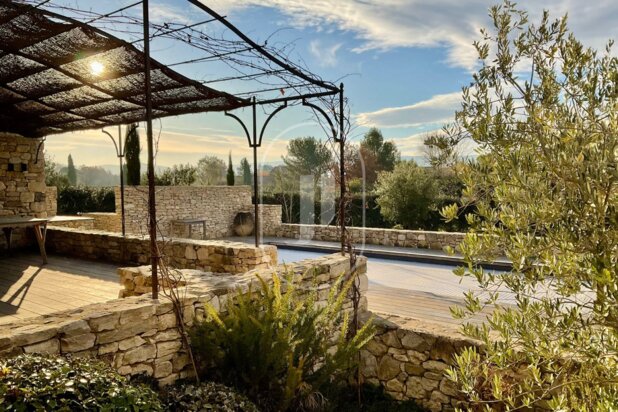 Villa met zwembad te koop in Gordes