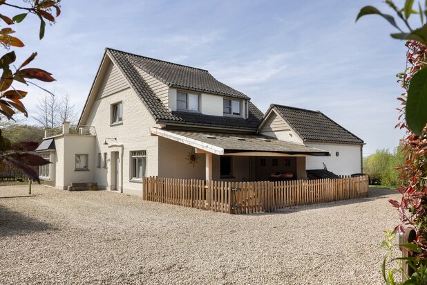 Te koop, prachtig landhuis op bijna 1 hectare in het hart van de Vlaamse Ardennen