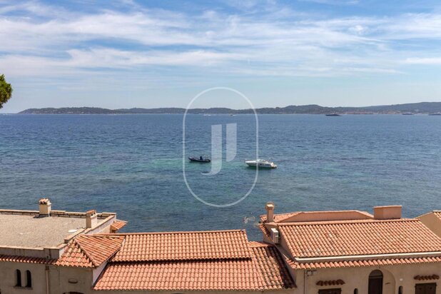 Exceptional apartment with sea view for sale in Sainte-Maxime