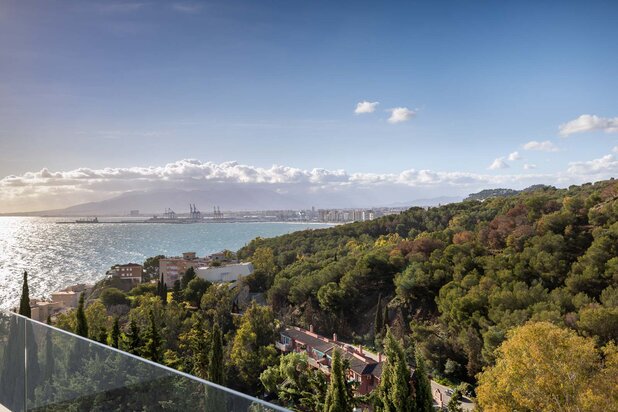 Moderne twee-onder-een-kapwoning met prachtige uitzichten en een uitstekende locatie, Oost-Málaga